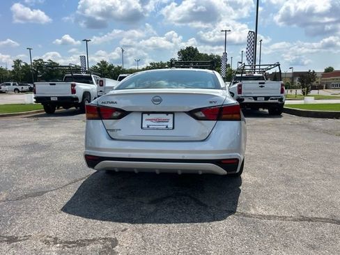Used 2024 Nissan Altima 2.5 SV FWD image 4