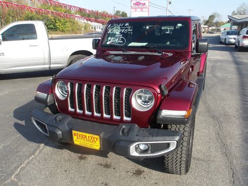 Used 2021 Jeep Gladiator Overland image 2