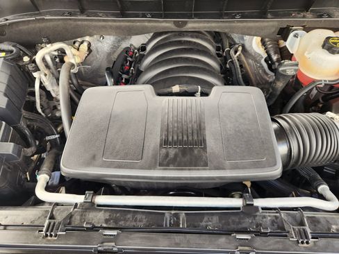 Used 2025 Chevrolet Tahoe LS RWD image 31