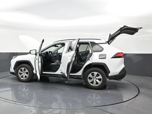 Used 2020 Toyota RAV4 LE FWD image 30