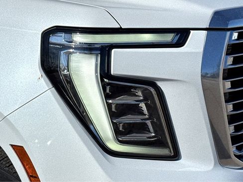 New 2026 GMC Yukon XL Denali w/ Denali Reserve Package image 21