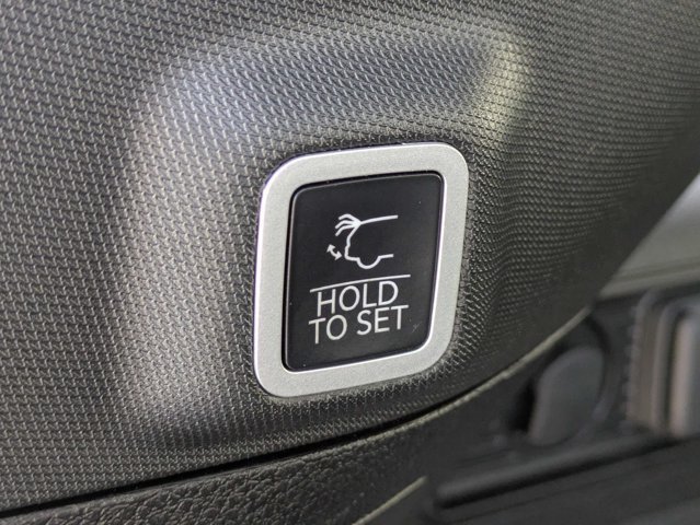 Used 2024 Jeep Grand Cherokee Limited RWD image 13