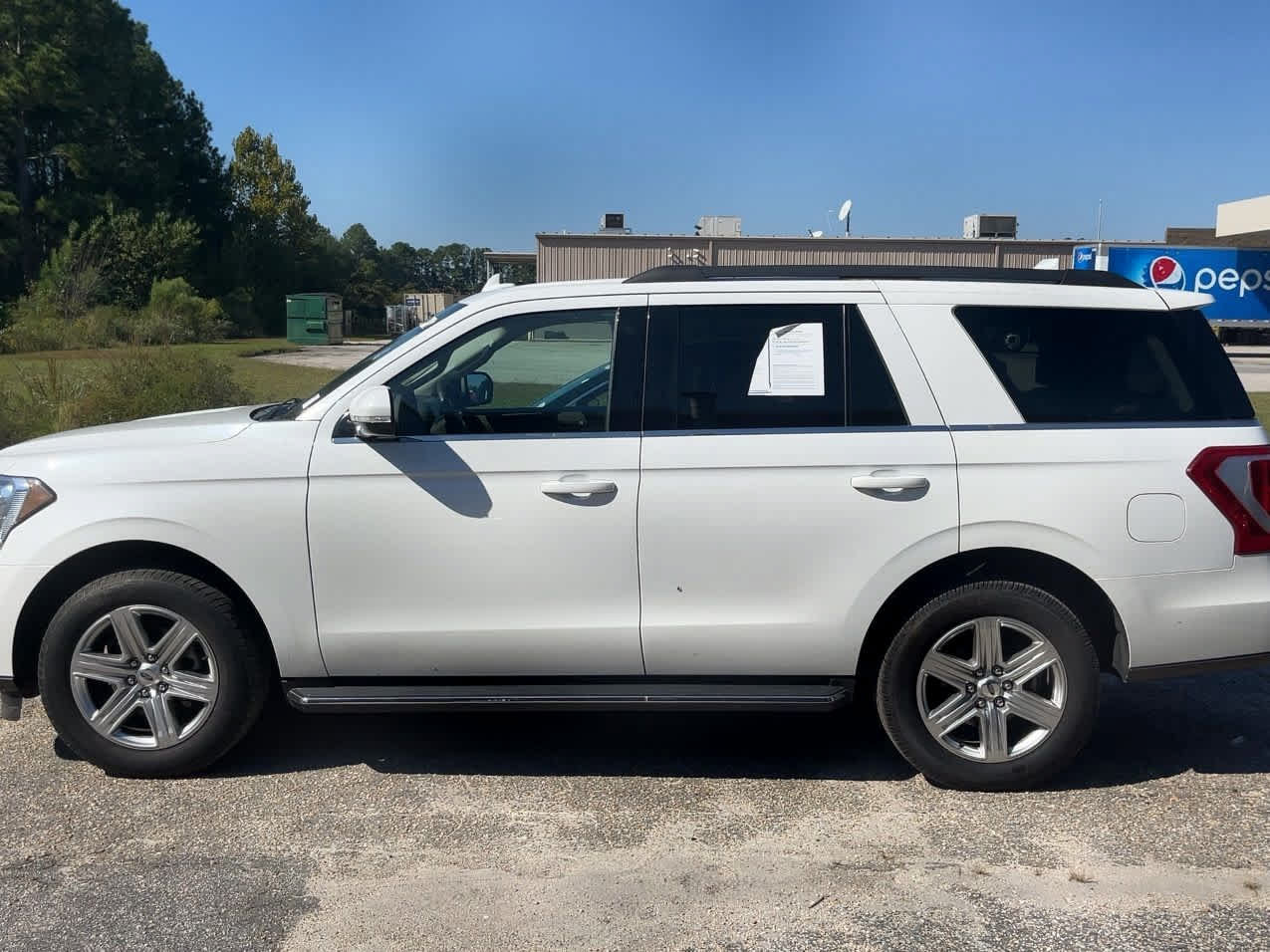 Used 2020 Ford Expedition XLT w/ Equipment Group 202A RWD image 7