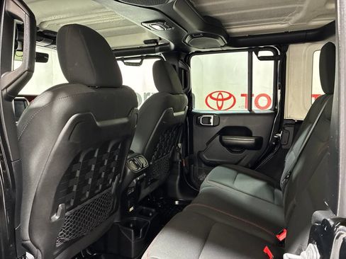 Used 2018 Jeep Wrangler Unlimited Rubicon AWD/4WD image 18