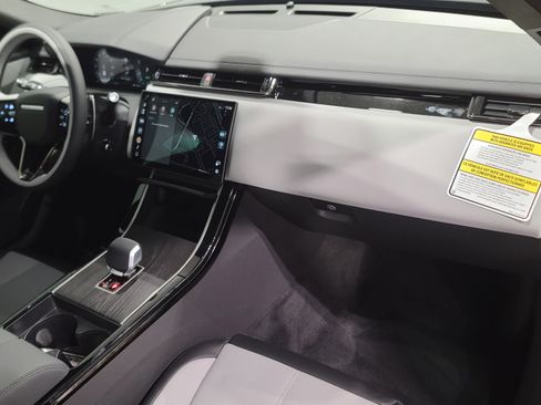 New 2026 Land Rover Range Rover Velar Dynamic SE image 4