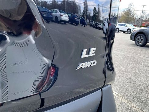 Used 2025 Toyota RAV4 LE AWD/4WD image 29