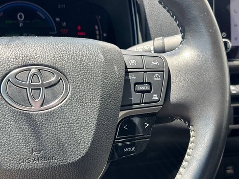 Used 2025 Toyota Camry SE FWD image 22