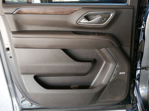 Used 2021 Chevrolet Suburban Z71 w/ Rear Media and Nav Package image 24