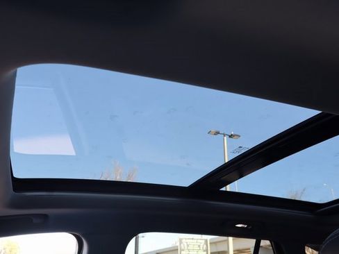 Certified 2022 GMC Terrain SLT w/ Infotainment Package II image 25