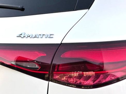 Used 2024 Mercedes-Benz GLC 300 4MATIC image 13