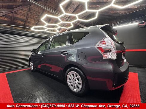 Used 2013 Toyota Prius V Two image 4