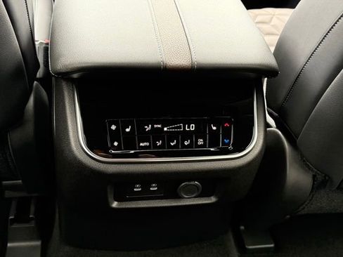 New 2025 Nissan Armada Platinum Reserve image 21