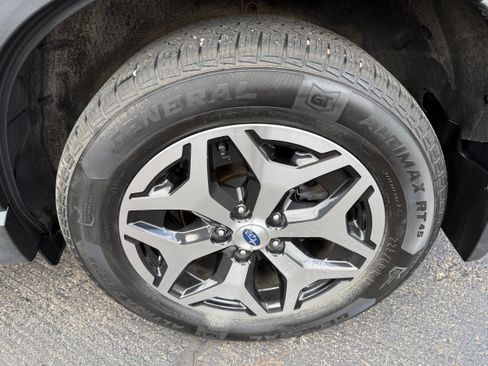 Used 2021 Subaru Forester Premium AWD/4WD image 6