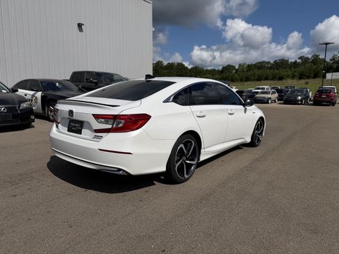 Used 2022 Honda Accord Sport image 6