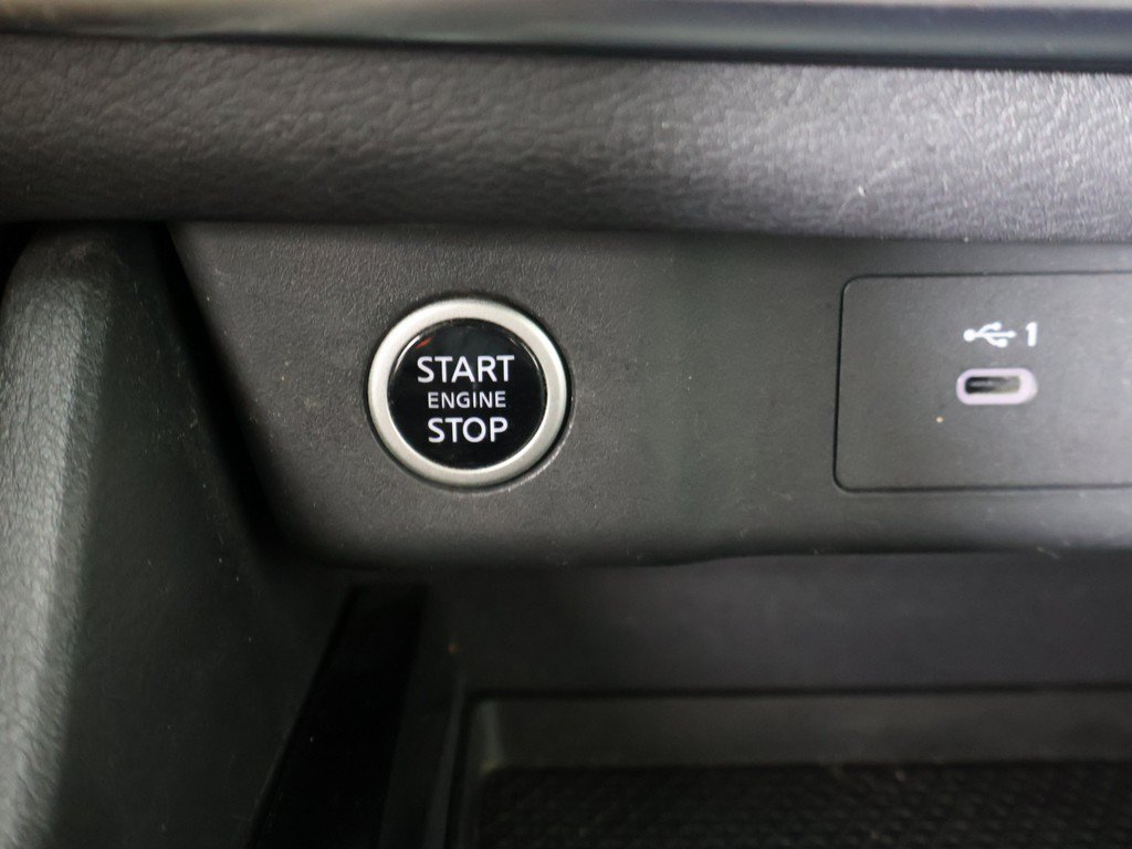 Used 2023 Nissan Rogue SV AWD/4WD image 33