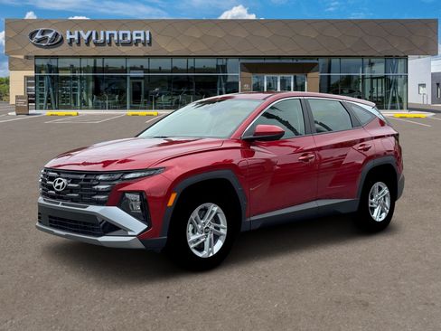 Used 2026 Hyundai Tucson SE FWD image 2