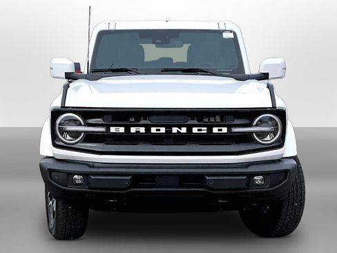 Used 2025 Ford Bronco Outer Banks image 3