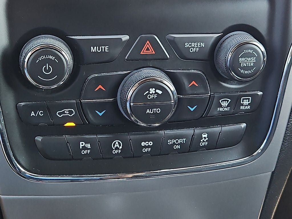 Used 2021 Jeep Grand Cherokee Laredo RWD image 26