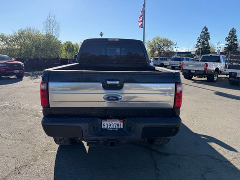 Used 2015 Ford F250 Platinum w/ FX4 Off-Road Package image 4