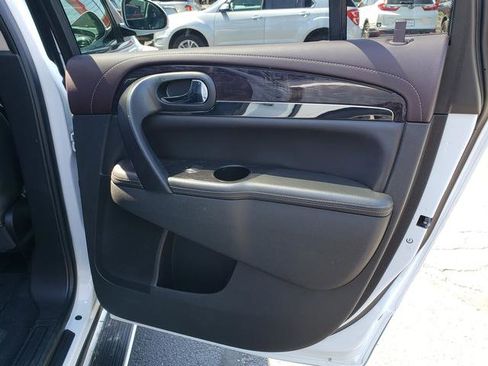 Used 2017 Buick Enclave Leather FWD image 19