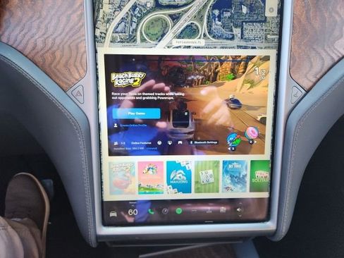 Used 2018 Tesla Model X 75D image 34