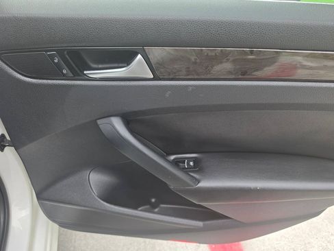 Used 2012 Volkswagen Passat 2.5 SE FWD image 27