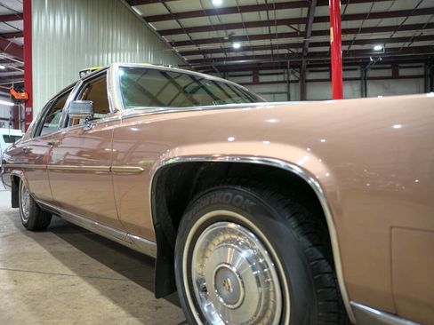 Used 1989 Cadillac Brougham image 36
