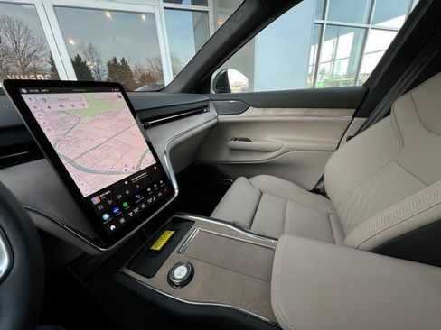 Used 2025 Volvo EX90 Ultra image 16