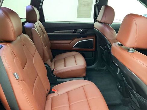 Used 2025 Kia Telluride SX w/ SX Captain's Chair Package AWD/4WD image 25