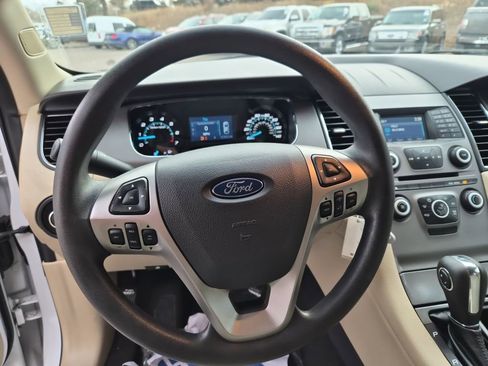 Used 2019 Ford Taurus SE image 15