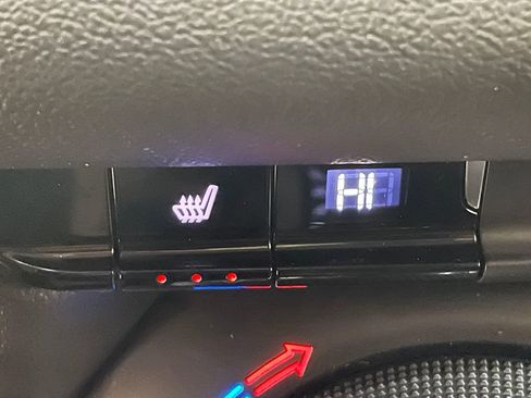 Used 2025 Chevrolet Blazer LT image 29