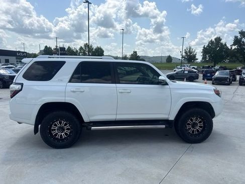 Used 2017 Toyota 4Runner SR5 Premium RWD image 9