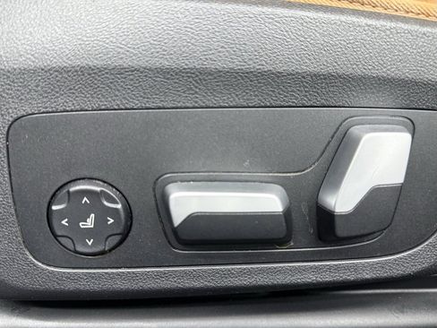 Used 2024 BMW i4 eDrive35 w/ Convenience Package image 19