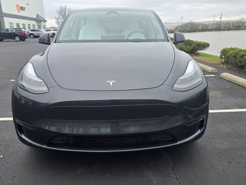 Used 2024 Tesla Model Y Long Range image 11