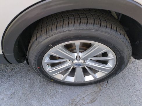 Used 2019 Ford Explorer Limited w/ Class III Trailer Tow Package FWD image 11