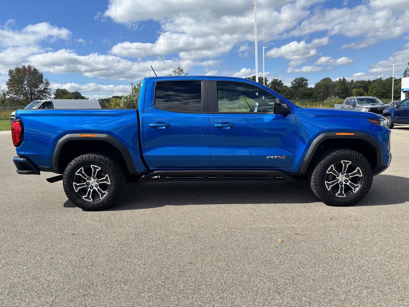 Used 2023 GMC Canyon AT4 w/ AT4 Premium Package AWD/4WD image 4