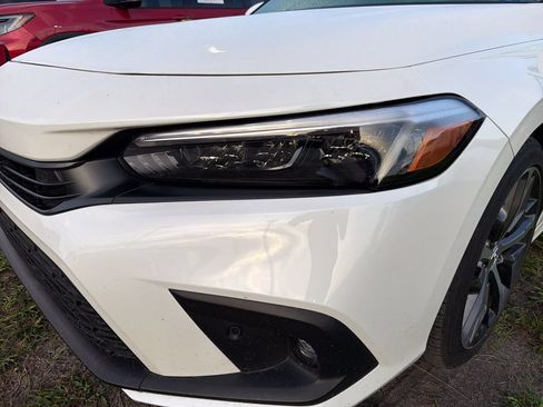 Used 2024 Honda Civic Touring image 4