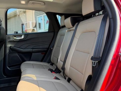 Used 2022 Ford Escape SEL w/ Technology Package AWD/4WD image 11