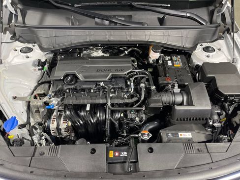 Certified 2025 Hyundai Kona SEL AWD/4WD image 9