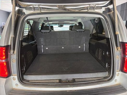 Used 2018 Chevrolet Suburban LT AWD/4WD image 8