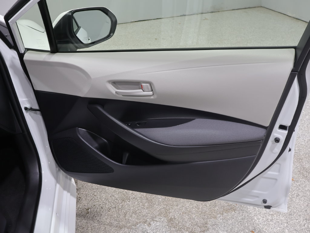 Used 2024 Toyota Corolla LE w/ LE Convenience Package FWD image 23