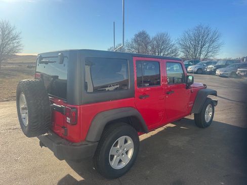 Used 2011 Jeep Wrangler Unlimited Sport image 4