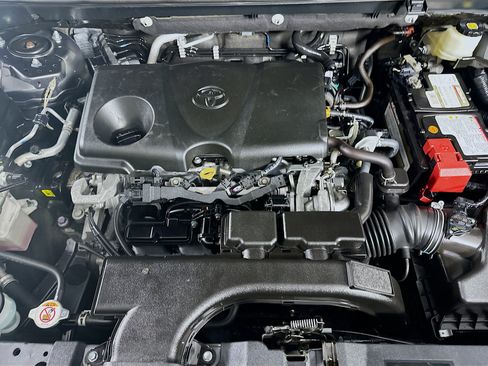 Used 2021 Toyota RAV4 XLE FWD image 29