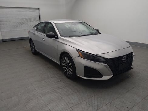 Used 2024 Nissan Altima 2.5 SV image 13