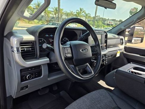 Used 2024 Ford F250 XLT w/ FX4 Off-Road Package AWD/4WD image 9