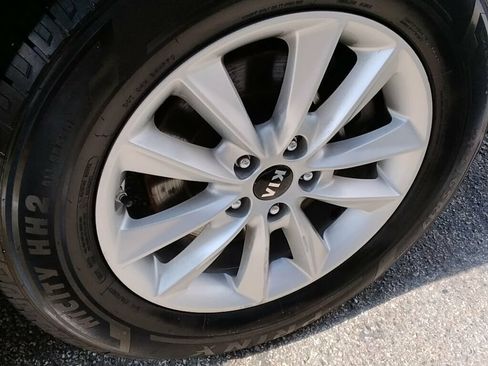 Used 2019 Kia Sorento FWD image 28