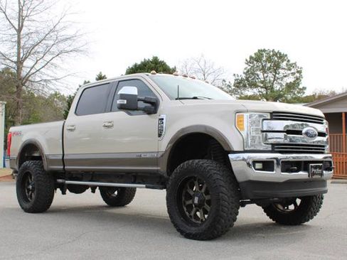 Used 2017 Ford F250 Lariat w/ Lariat Ultimate Package image 3