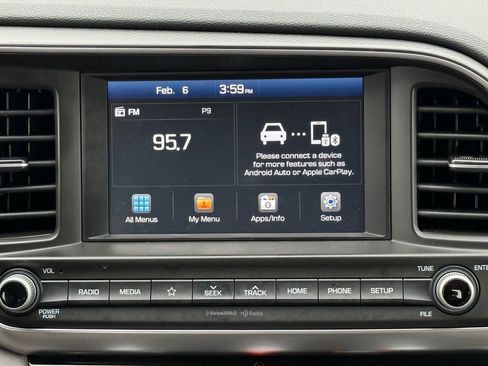 Used 2020 Hyundai Elantra SEL image 24