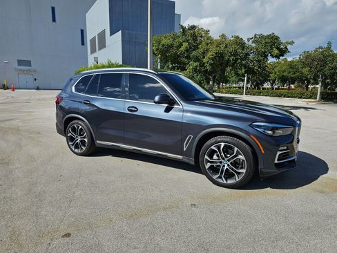 Used 2021 BMW X5 sDrive40i w/ Premium Package image 1
