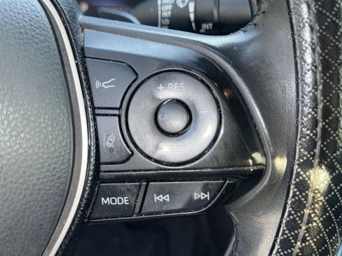 Used 2020 Toyota Corolla SE image 23